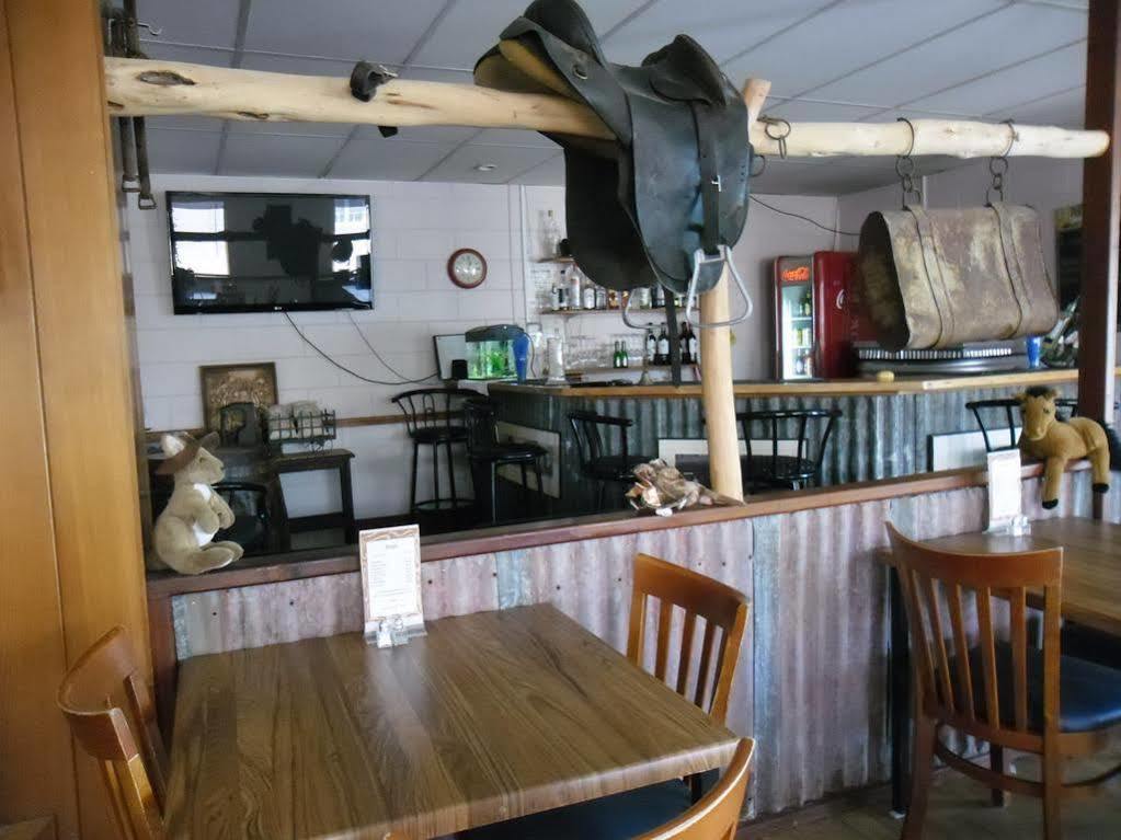 Banjo Paterson Motor Inn Townsville Eksteriør bilde